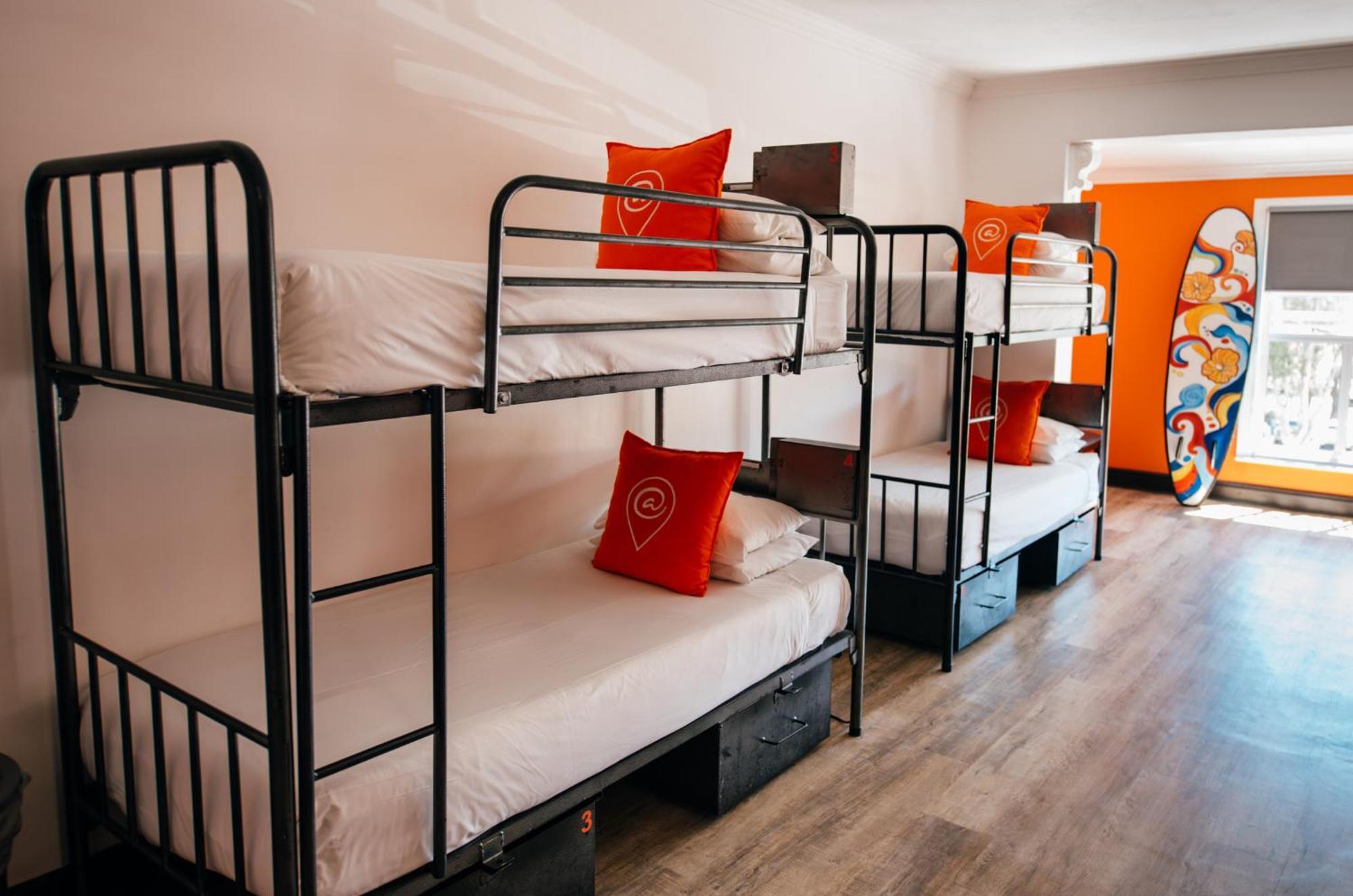 Bed 12 Bed Mixed Dormitory Communal Bathroom